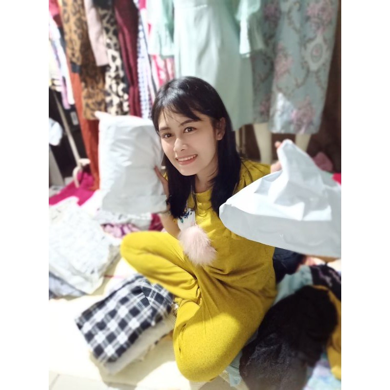 เสื้อผ้ามือ2 ราคา 134 บาท ติดจอง