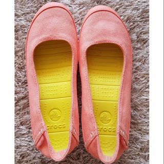 รองเท้า CROCS แท้100% w5 ใหม่