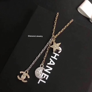 Hiend chanel necklace