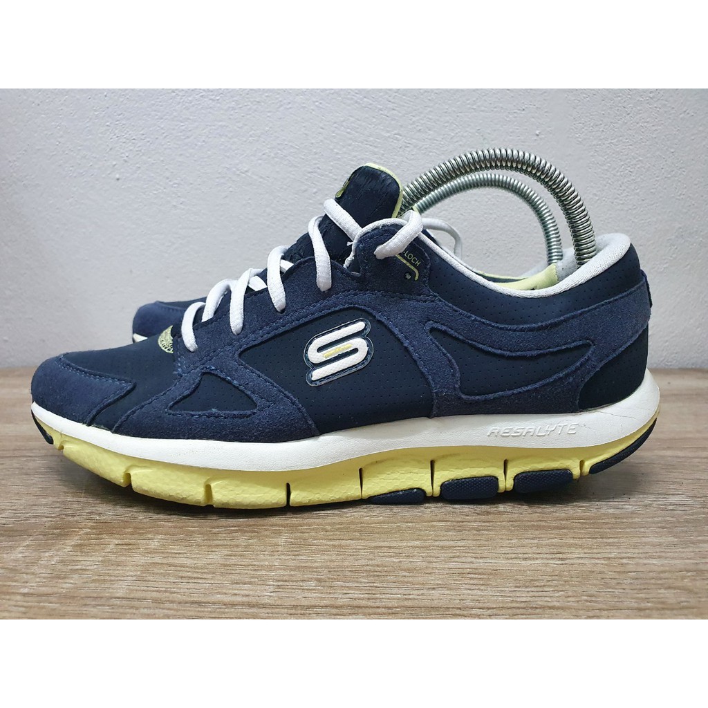 รองเท้า skechers มือสอง