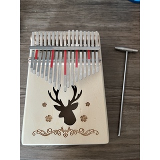 เครื่องดนตรีKalimba มือสอง สภาพดี แบบพกพา Kalimba นิ้วหัวแม่มือเปียโน 17 นิ้วที่สำคัญเปียโน