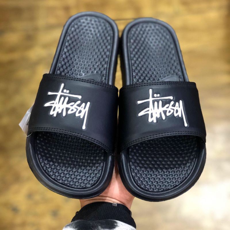 รองเท้าแตะ Nike benassi x stussy สีดํา
