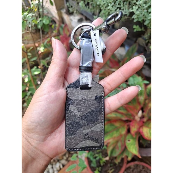 🇺🇲🇺🇲  พร้อมส่ง New Coach Keyring Camouflage พวงกุญแจโค้ช ลายทหาร ใส่ป้ายชื่อได้