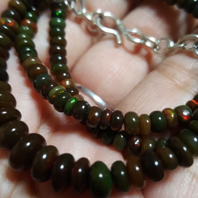 สร้อยคอโอปอลแท้ โอปอลดำ (Natural black opal beads necklace) 16"