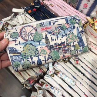 แท้ 💯% กระเป๋าสตางค์ Cath Kidston London ของแท้แบรนด์ดังจากอังกฤษค่ะ มาใหม่ๆ ลดเยอะ พร้อมส่ง 🐱✨