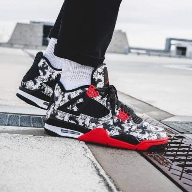 Nike Jordan 4 "tattoo"
