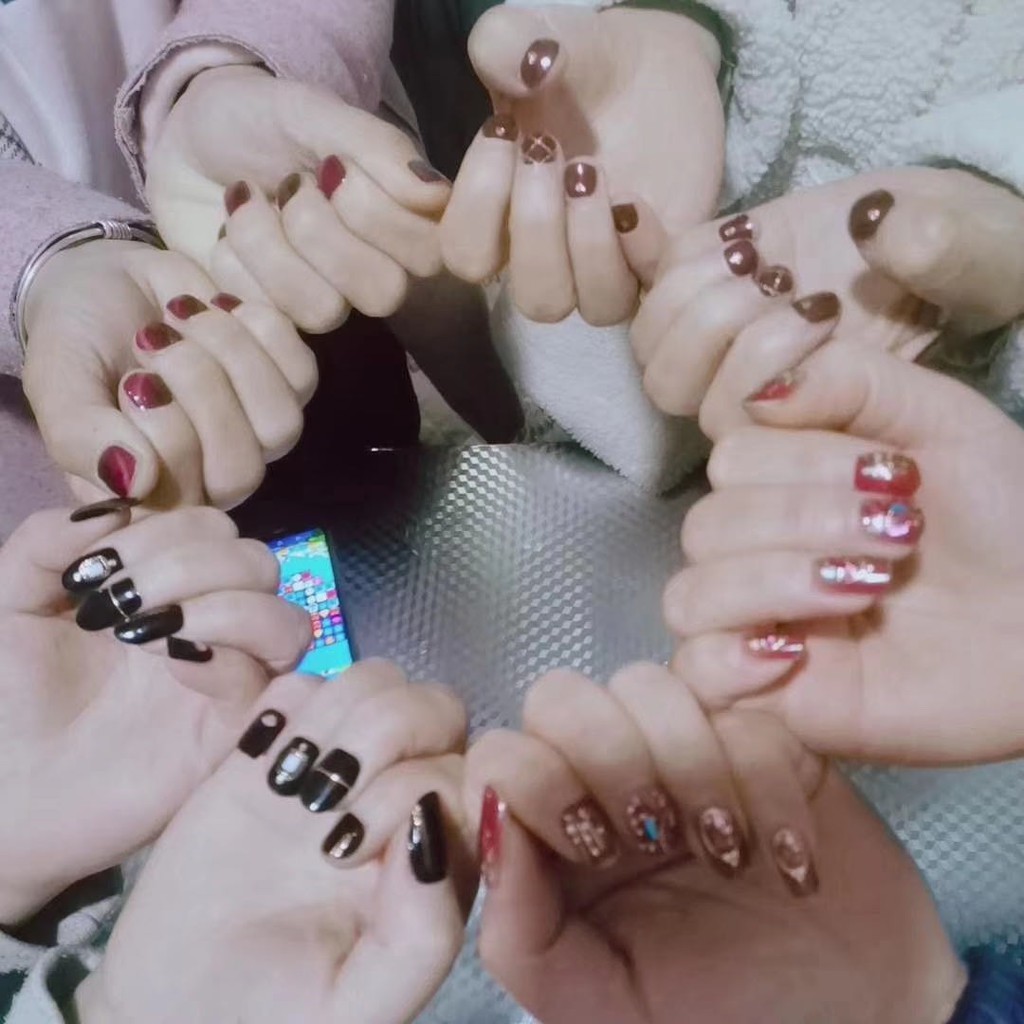 [จัดส่งที่รวดเร็ว]สติ๊กเกอร์ติดเล็บ ครบชุด, Nail Sticker ตะไบจิ๋ว การ์ดบรรจุภัณฑ์ที่สวยงาม ลายหวานน่ารักมากขายส่งราคาถูก