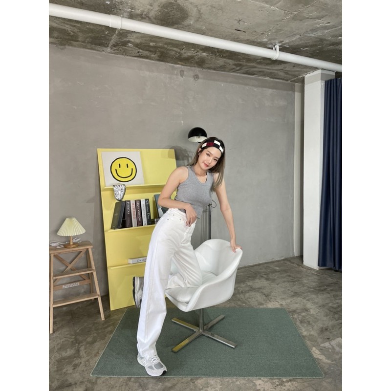 กางเกงยีนส์ RAVVESTUDIO’s Jessy White Jeans