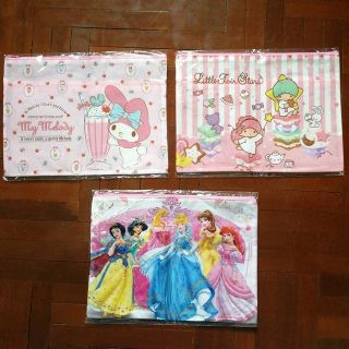 แฟ้มซิป​ F4​ ลาย​ sanrio​ &amp;​ Disney princess