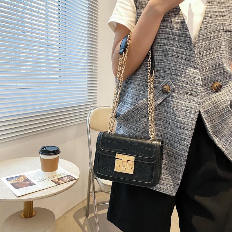 CLOUD4D-กระเป๋า New Lida ว๊ายกรี๊ดดังๆคอลนี้ ปังมากกก ดีเทลสวยมีสายโซ่สลับหนังจ้า ขนาดฐาน 7”สูง 5.5” ดีเทลคอลนี้บอก - รูปที่ 5