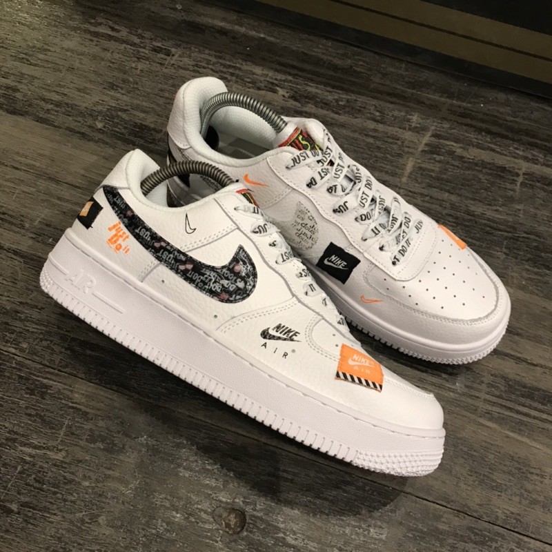 รองเท้า Nike Air Force 1 Just do it ราคา 1990฿