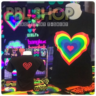 เสื้อสะท้อนแสง (Black light T-shirt)