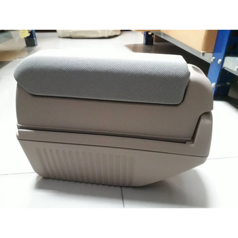 ที่พัก​แขน​ SUZUKI​ ERTIGA​