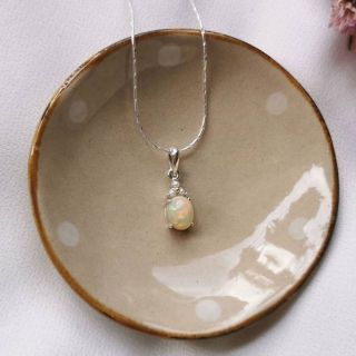 Opal​ Oval with​ Pearl​ Pendant​ จี้โอปอลสีรุ้ง​ ประดับมุก​ สไตน์วินเทจ​ ตัวเรือนเงินแท้ 925