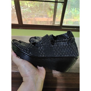 รองเท้าส้นเตี้ย skechers ตัวนำเข้าของแท้ สภาพใหม่ ไซส์ 40