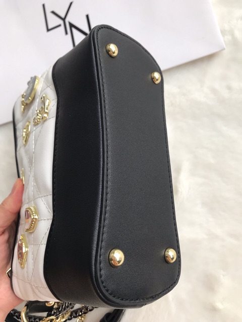 LYN กระเป๋าสะพายข้าง LYN รุ่น Tricia Amused Shoulder Bag