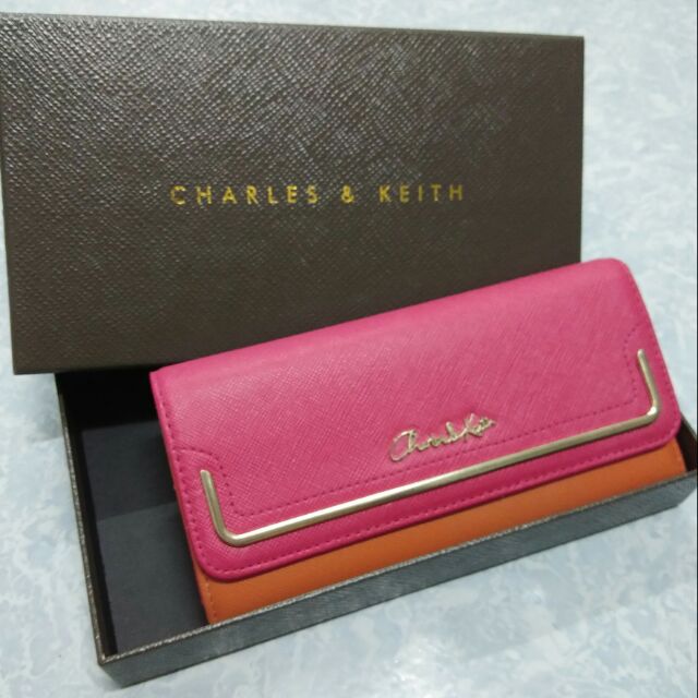 กระเป๋าสตางค์ charles&keith สีชมพู