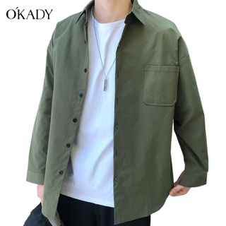 OKADY เสื้อเชิ้ตแขนยาวผู้ชายหล่อหลวม ระบายอากาศ และดูดซับเหงื่อผ้านุ่ม