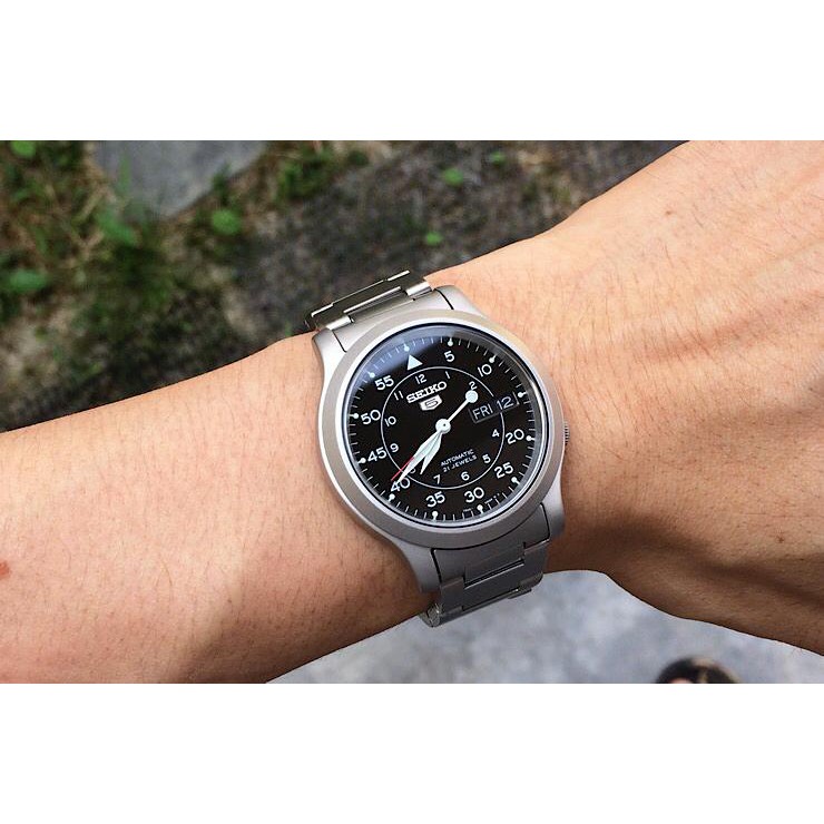 นาฬิกาSeiko 5 Automatic black stainless steel รุ่น SNK809K1
