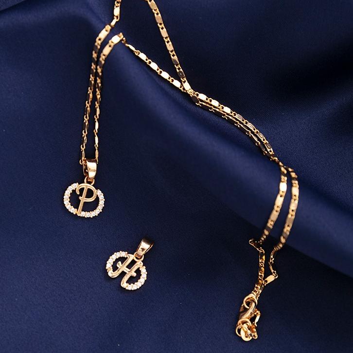 แนะนําค่ะ. A-71 สร้อยคอ Nagita ตัวอักษรไทเทเนียม A ถึง Z