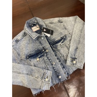 Guess jeans jacket แท้100% พร้อมส่ง‼️ราคาปกติ7990 (รับเราชนะ/ม.33/บัตรสวัสดิการค่า‼️)