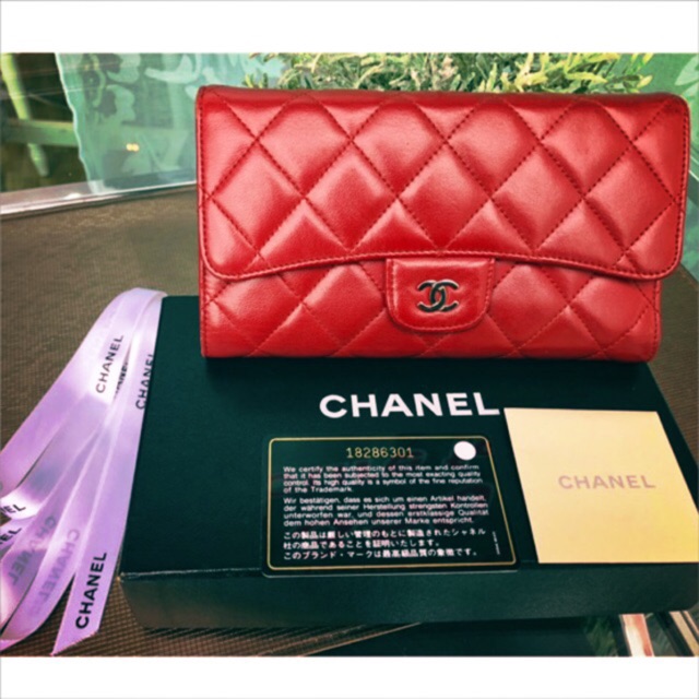 Chanel Trifold Wallet in Red lambskin