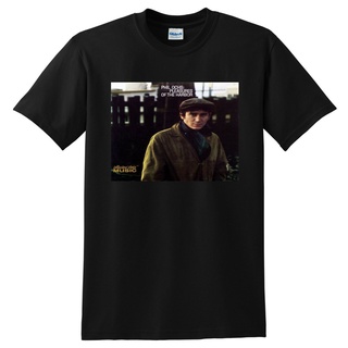 T-shirt  เสื้อยืดแฟชั่น พิมพ์ลาย Phil Ochs Pleres Of The Harbor Vinyl CdS-5XL