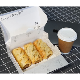 Chicken &amp; Thyme Sausage Roll Box / ซอสเสจโรลไก่และใบไทม์กล่อง 3 ชิ้น