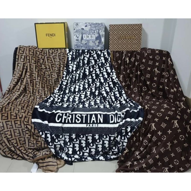 ผ้าห่ม Louis. Dior Findi พร้อมกล่องแพคเกจหรู