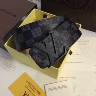 เข็มขัดLouis vuitton สินค้าเกรดMirror งาน1:1 ปั้มทุกจุด กล่อง การ์ด เอกสารครบ