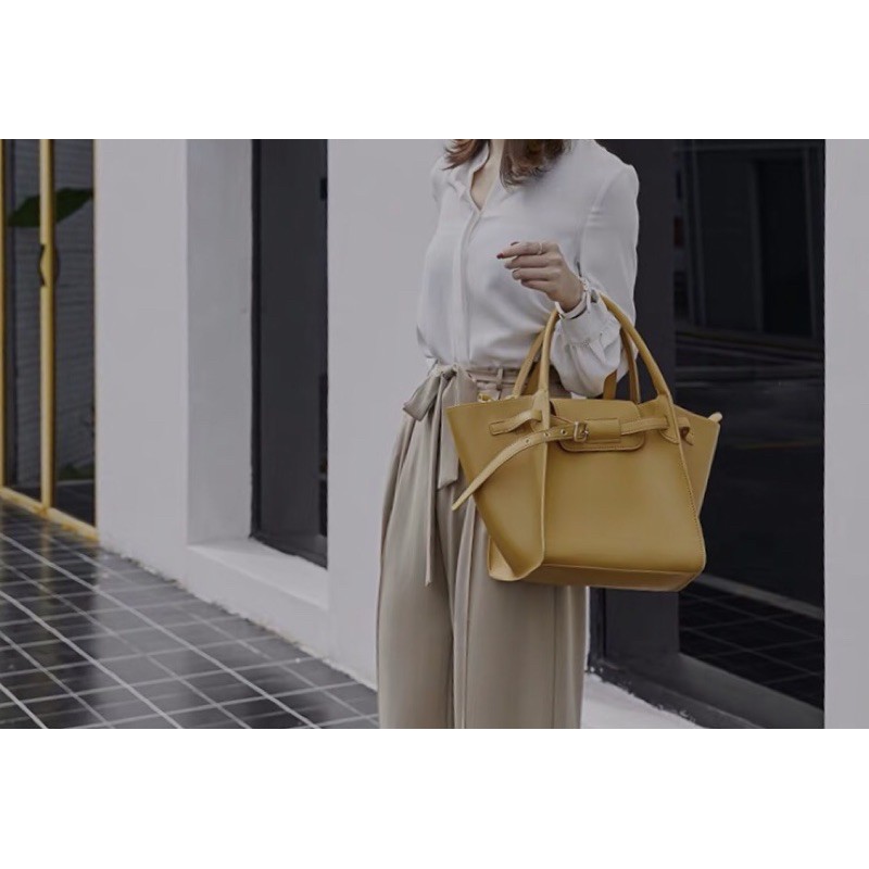 กระเป๋า Duffel bag..