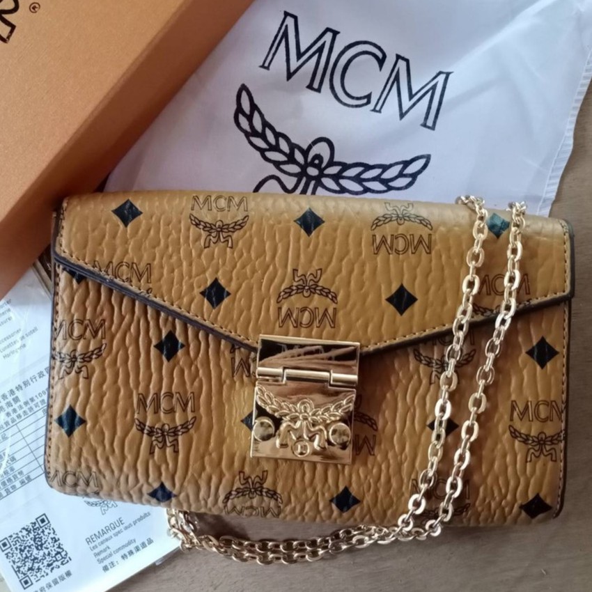 เอ็มซีเอ็ม100% MCM Millie Visetos Flap Crossbody