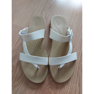 ส่งต่อรองเท้าไซส์ 8 สีขาว  crocs