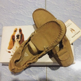 รองเท้า hush puppies