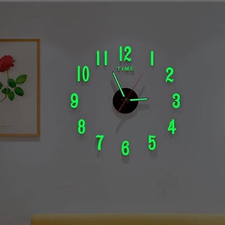 Luminous punch-free wall clock บุคลิกภาพเรียบง่ายทันสมัยนาฬิกาแขวนผนังบ้านสุทธิสีแดงนาฬิกาห้องนั่งเล่น creative high-end