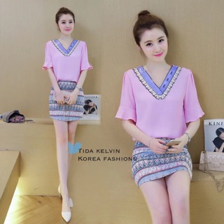 ชุดเซ็ทเสื้อกระโปรงสีสันสดใส