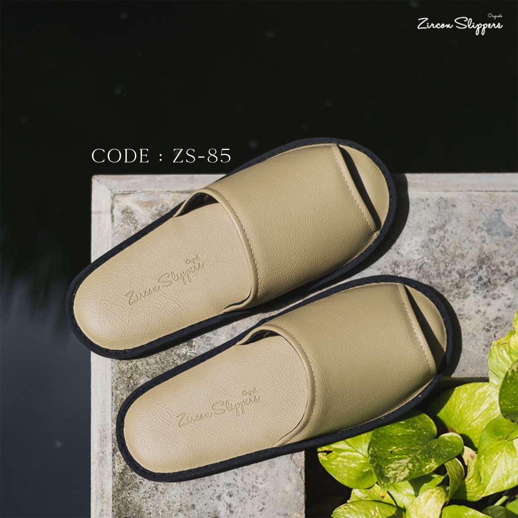 Zircon Slippers รองเท้าใส่ในบ้าน หนัง PU พื้นไบเก้นปั๊มกันลื่น น้ำหนักเบา พอดีเท้า กันส้นเท้าแตก บรรเทาอาการตะคริว