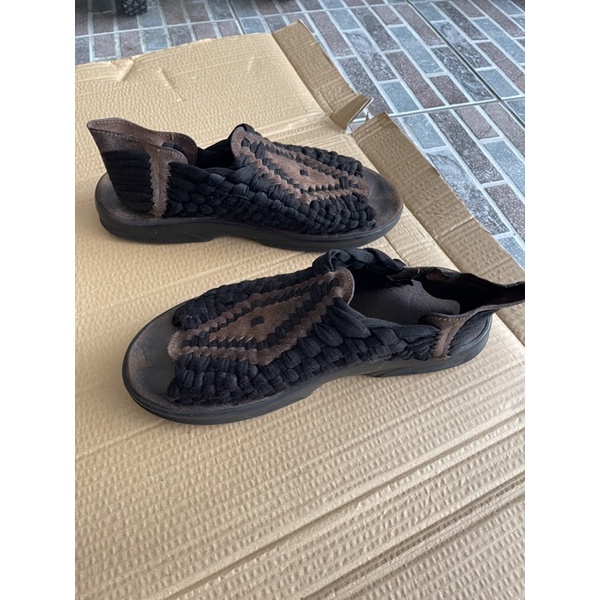 Chubasco Sandals  สีดำ/หนังน้ำตาล เป็นสินค้ามือสองผ่านการใช้งานกรุณาพิจารณาคำสั่งซื้อ