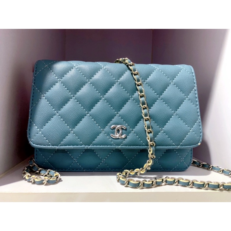 กระเป๋าสะพายข้างสไตล์ Chanel Woc สีฟ้า