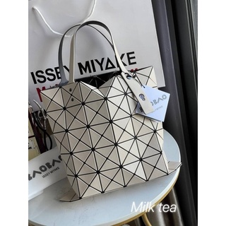 Baobao Issey Miyake tote Bag 6x6 กระเป๋า Tote