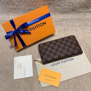 กระเป๋าสตางค์ louis vuitton