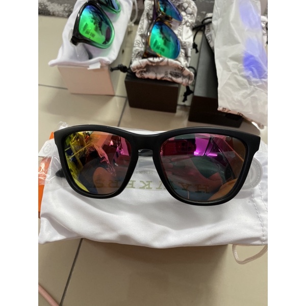 CLERANCE OLDSTOCK ️ ️HAWKERS แว่นกันแดด สีดําด้าน สีม่วง