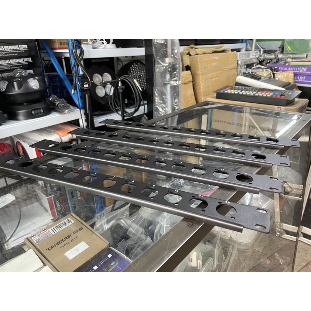 แผ่นเพลทยึดแร็ค แผ่นปิดหน้าตู้ Rack Blank Panel