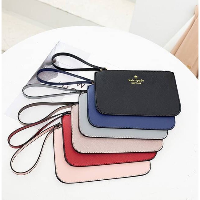 Kate Spade กระเป๋าคล้องมือหรือใส่มือถือได้ พกพาสะดวก