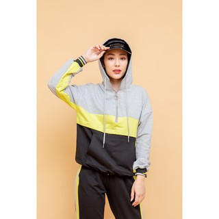 SUPERD เสื้อฮู้ดแขนยาวทรงปล่อย ตรงเอวปรับไซส์ได้ กางเกงขายาวมีแถบข้าง Sweat Hoodie Set Code : 2023  [Grey Lemon]