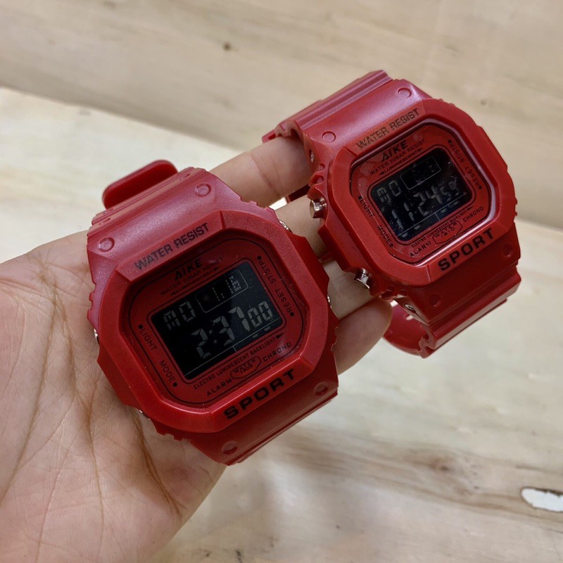 Pak นาฬิกาข้อมือ ชาย หญิง AIKE สายยางซิลิโคน สายสีแดงเลือดหมูยอดฮิตยักษ์เล็กยักษ์ใหญ่เป็นระบบ digitalตั้งปลุกจับเวลาได้