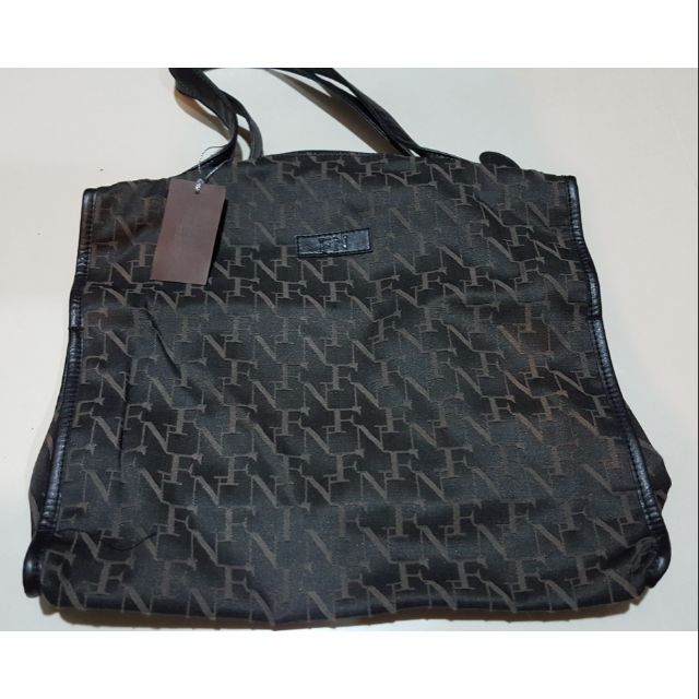 กระเป๋าสะพาย FN