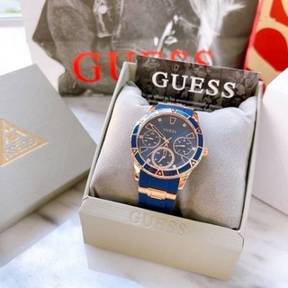 GUESS​ Valencia Blue​ ตัวเรือนสีพิ้งค์​โกลด์​ สายซิลิโคนสีน้ำเงิน