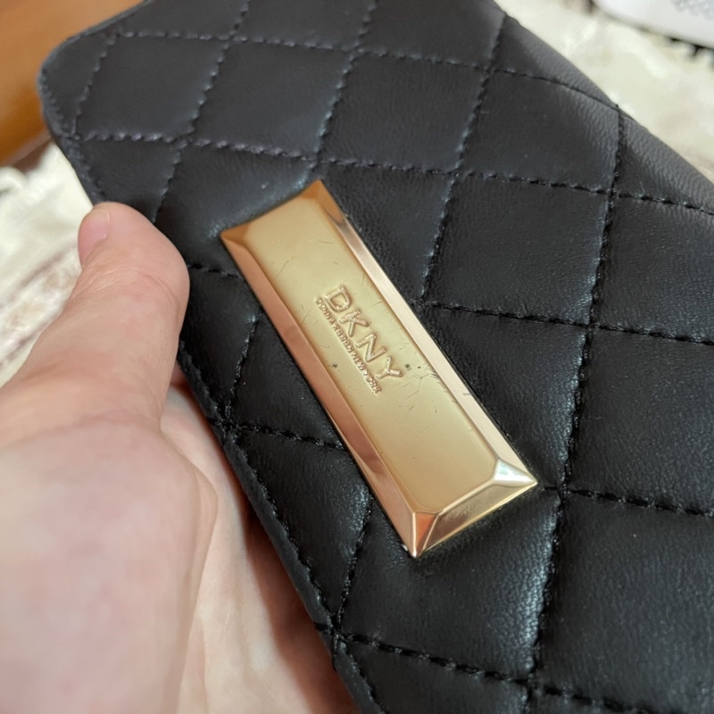 (มือสอง) กระเป๋าสตางค์ใบยาว DKNY สภาพดี 85%