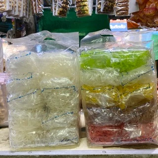 เส้นหมี่โคราช ตราตำหนักทอง เส้นหมี่อบแห้ง สะอาด เหนี่ยวนุ่ม